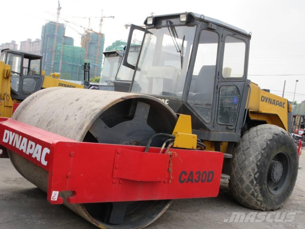 Dynapac CA 30 D 單輪滾壓機