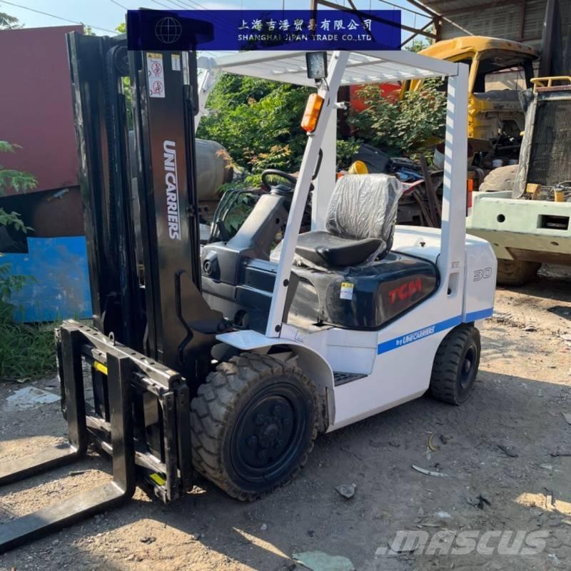 TCM FD 30 柴油卡車