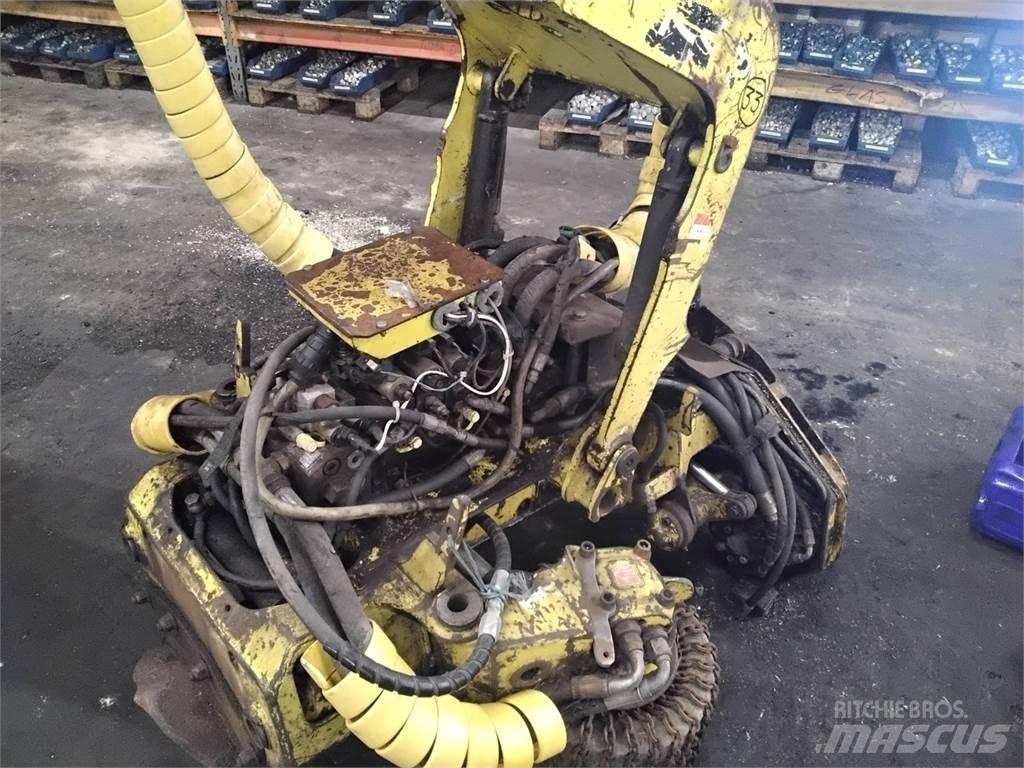 Timberjack 743 收穫機頭