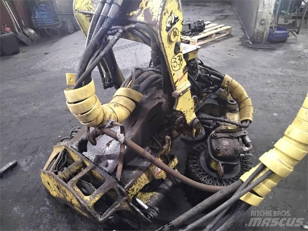 Timberjack 743 收穫機頭