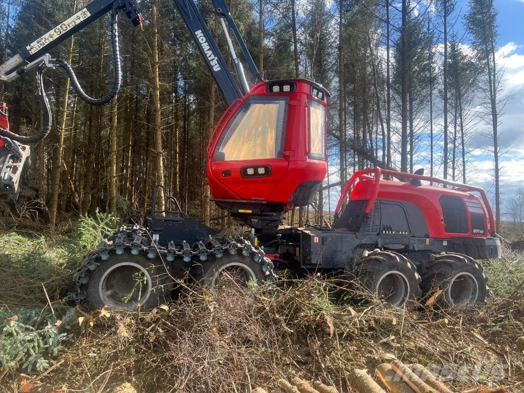 Komatsu 901 XC 收穫機