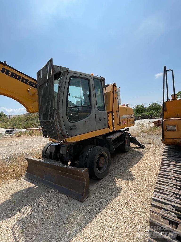 Liebherr A316 廢棄物/工業用操作車