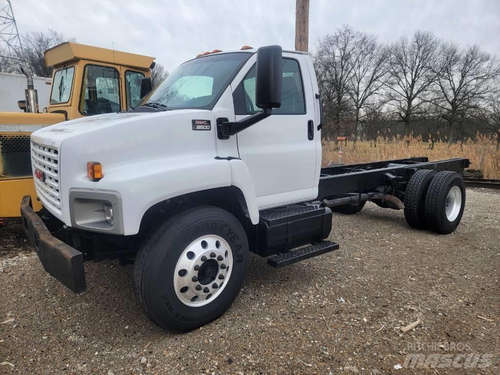 GMC C8500 商用底盤車
