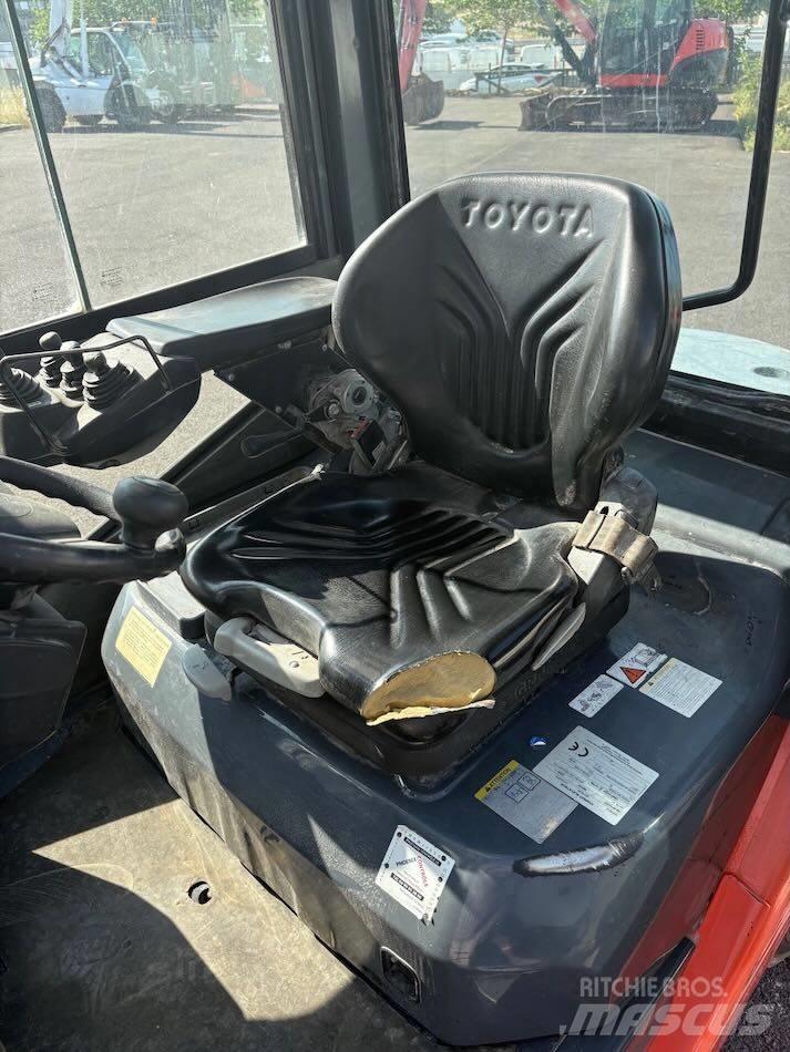 Toyota 8 FDF 25 柴油卡車