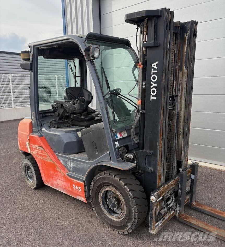 Toyota 8 FDF 25 柴油卡車