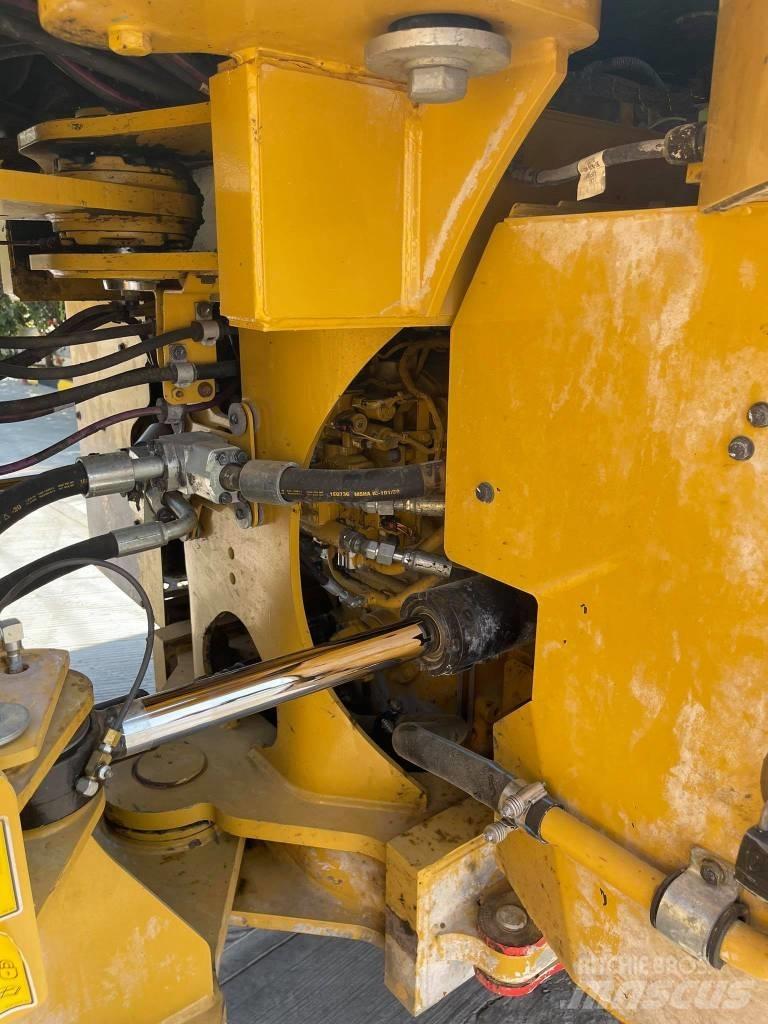 CAT 972M II 輪胎式裝載機
