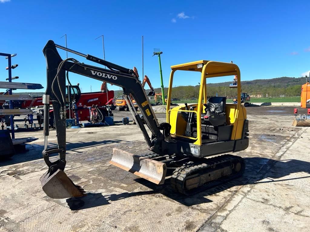 Volvo EC 25 小型挖土機/掘鑿機<7t(小型挖掘機)