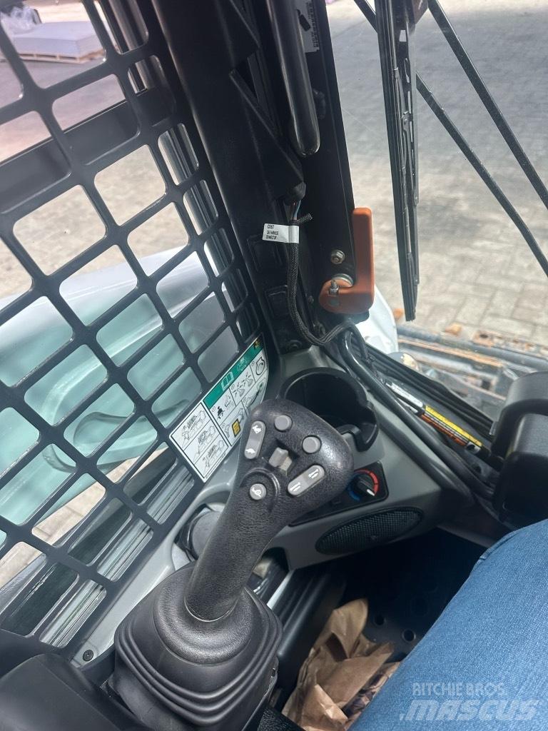 Bobcat T 590 滑移轉向裝載機