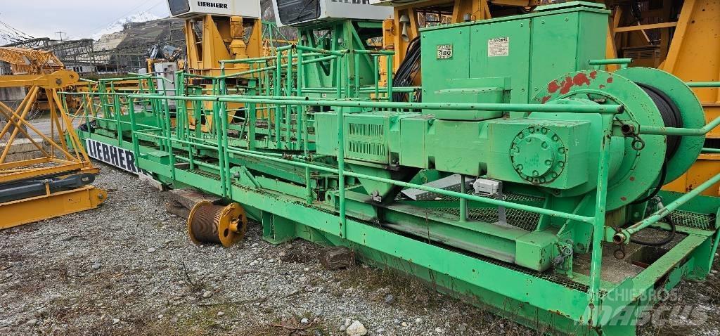 Liebherr 200 EC-H 10 塔式起重機