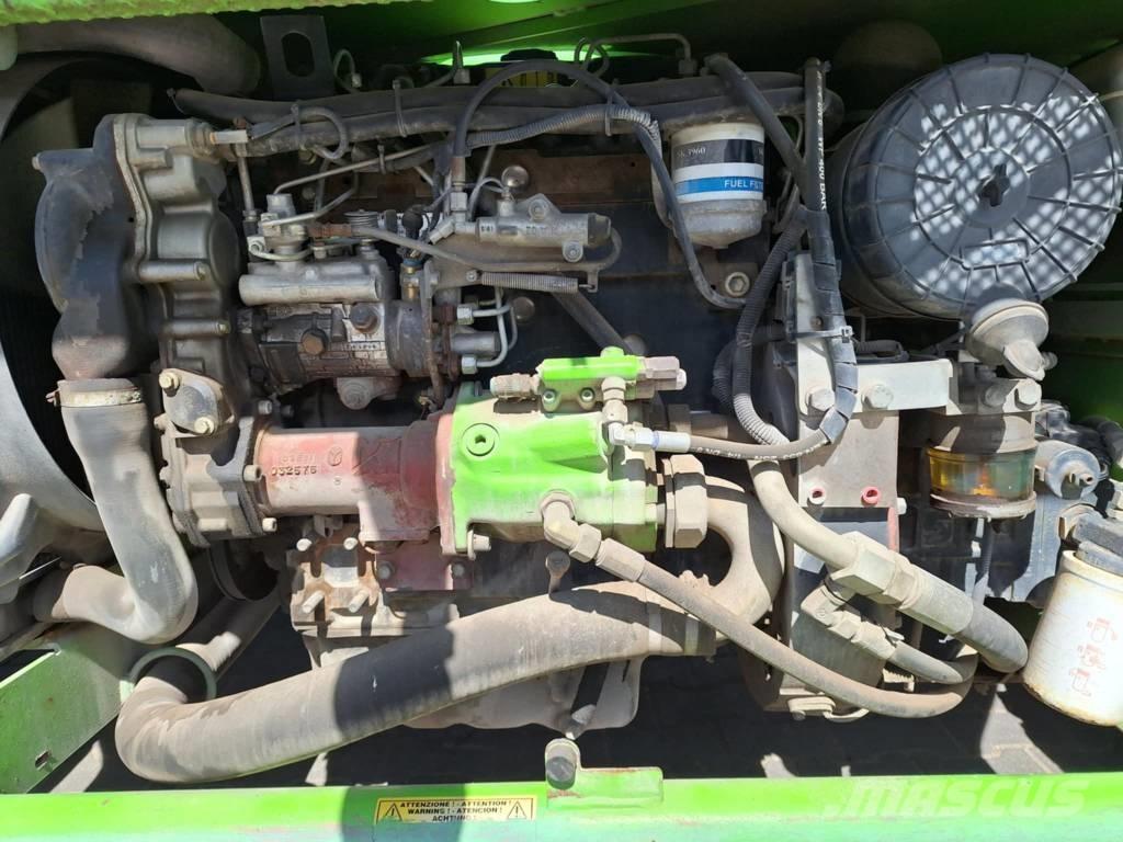 Merlo 30.13 伸縮臂操作車