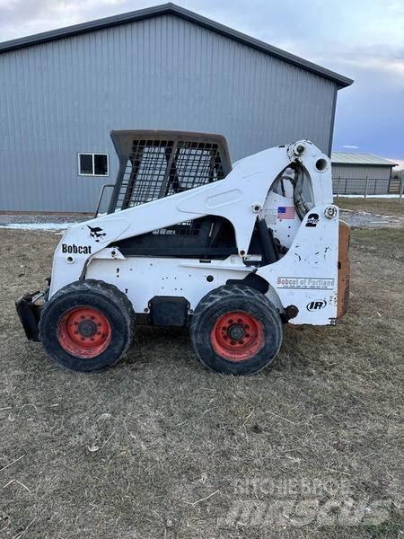 Bobcat S250 滑移轉向裝載機