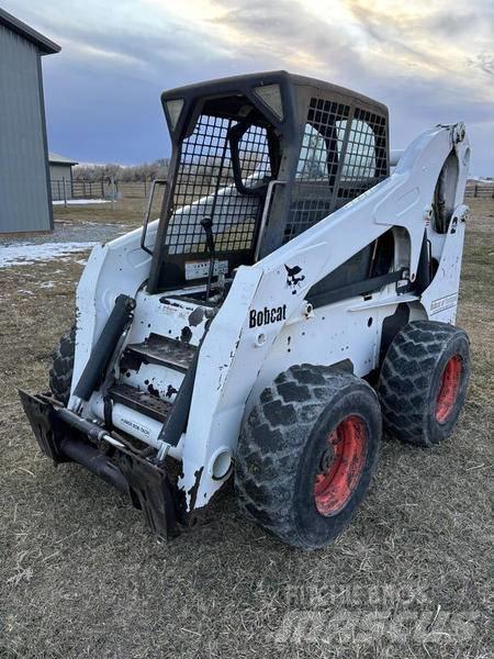 Bobcat S250 滑移轉向裝載機
