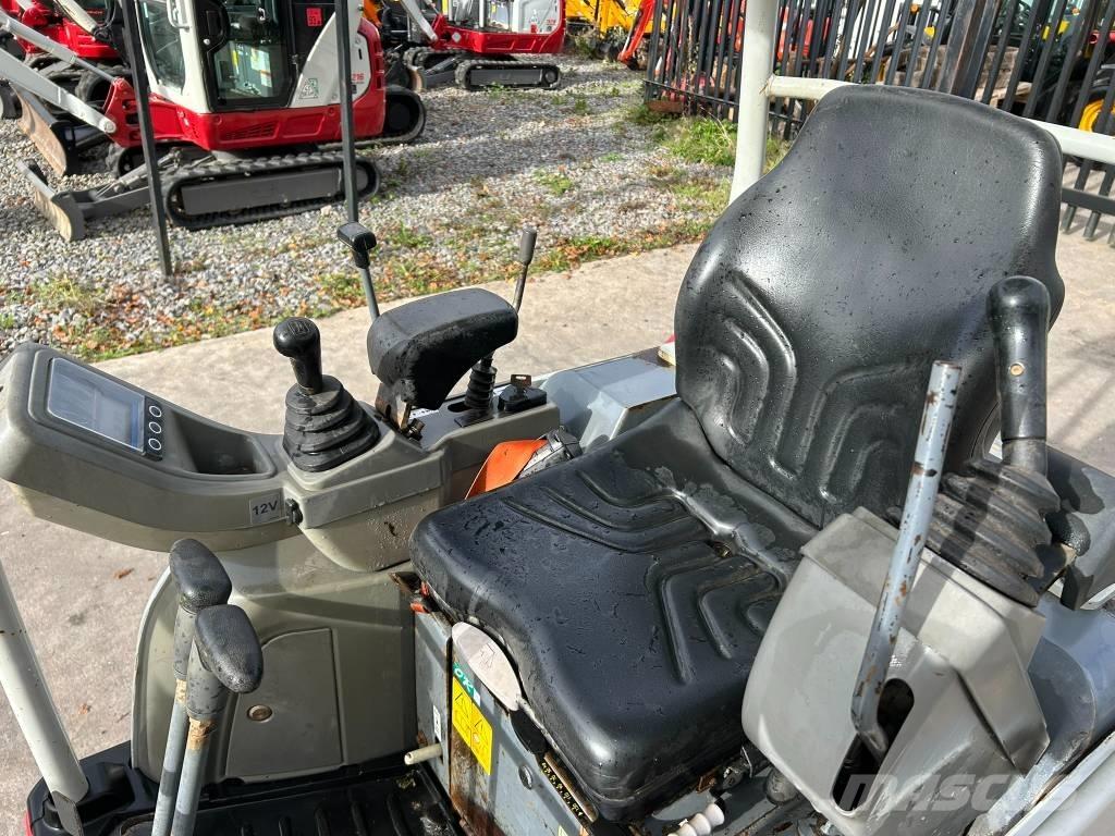 Takeuchi TB 216 小型挖土機/掘鑿機<7t(小型挖掘機)