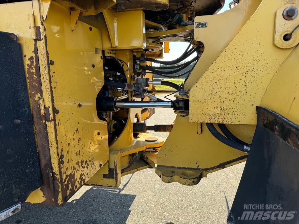 CAT 972M 輪胎式裝載機