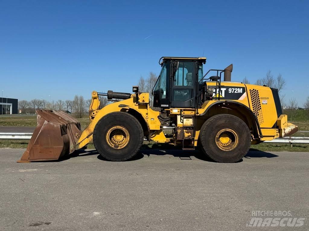 CAT 972M 輪胎式裝載機