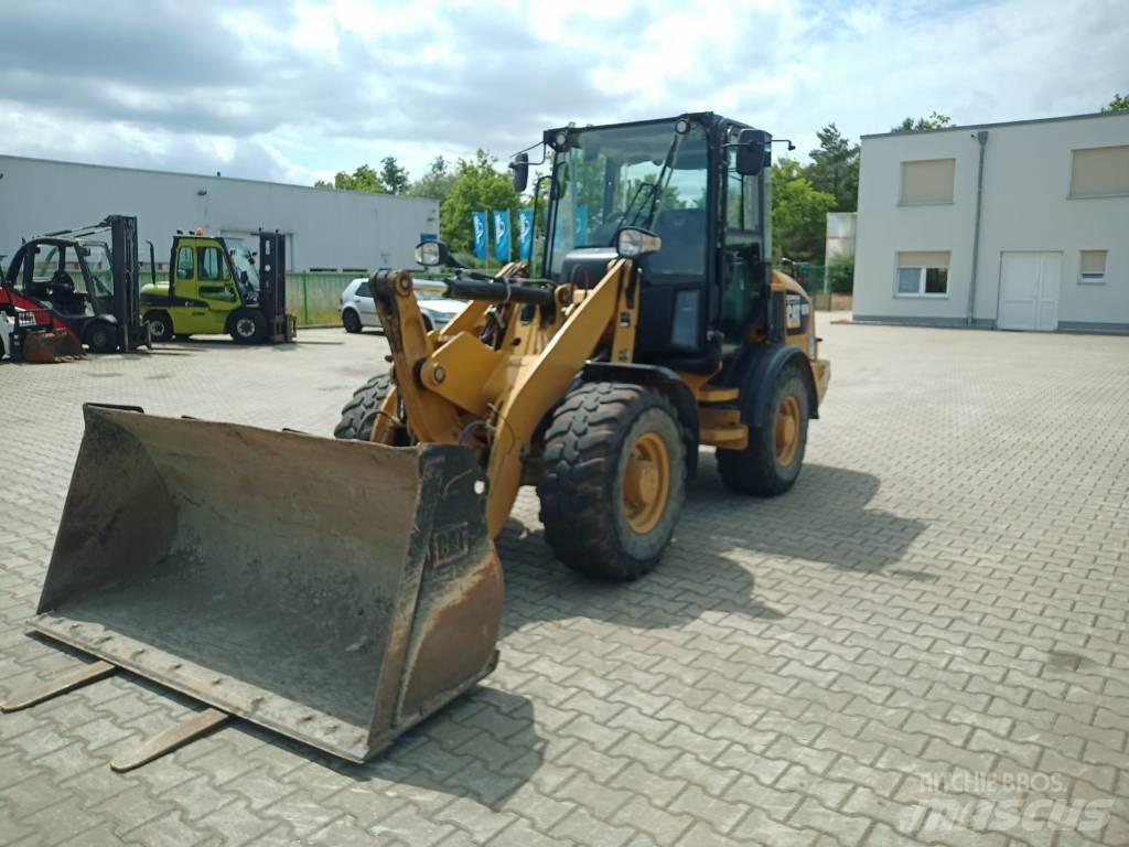 CAT 907 M 輪胎式裝載機