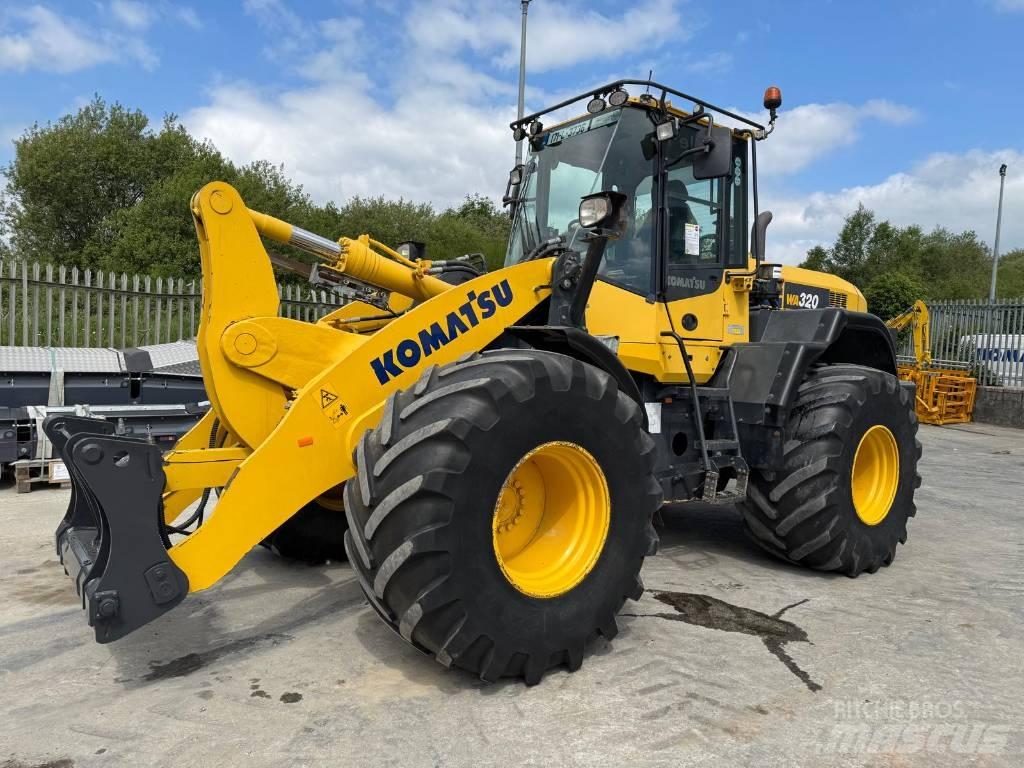 Komatsu WA320-7 輪胎式裝載機