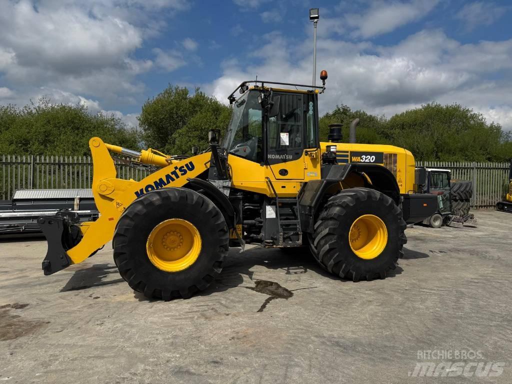 Komatsu WA320-7 輪胎式裝載機