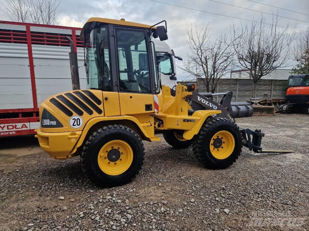 Volvo L 30 輪胎式裝載機