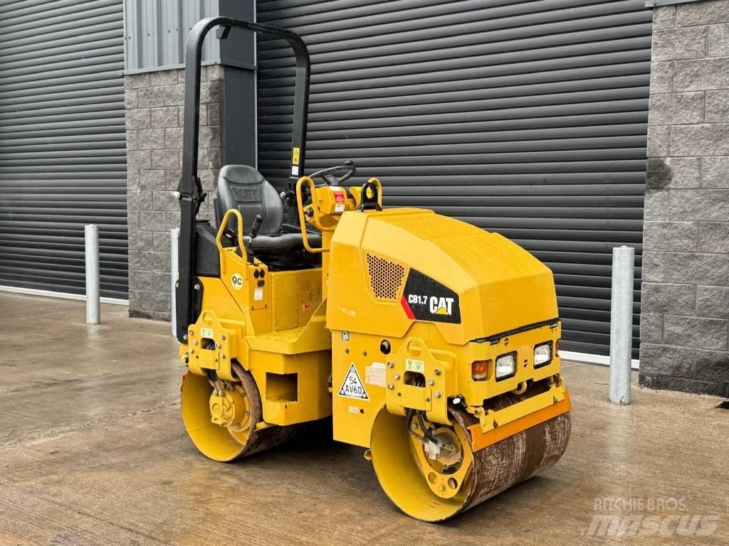 CAT CB 1.7 雙輪滾壓機