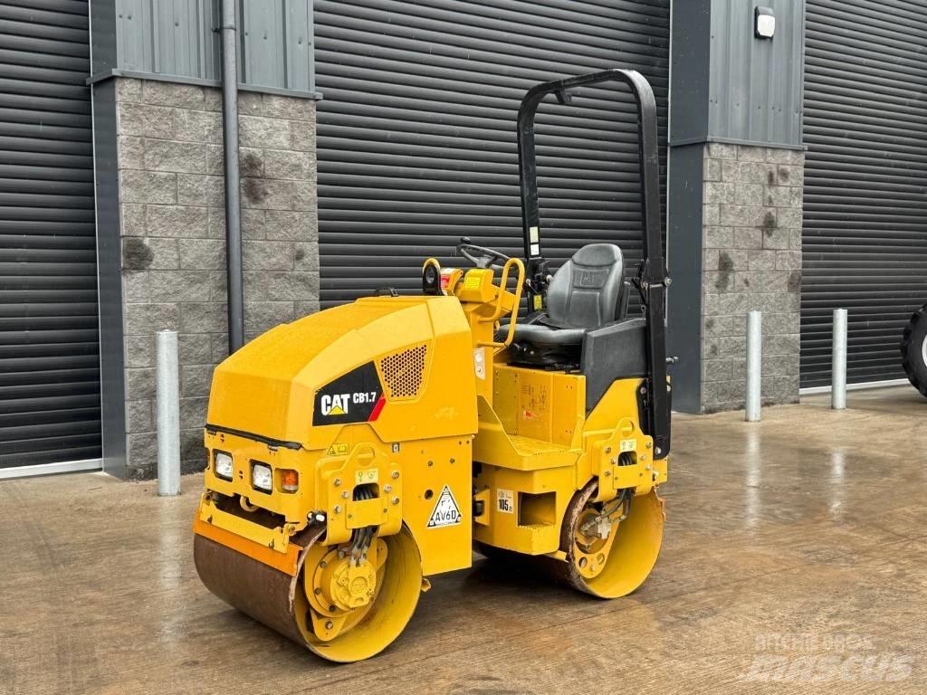 CAT CB 1.7 雙輪滾壓機