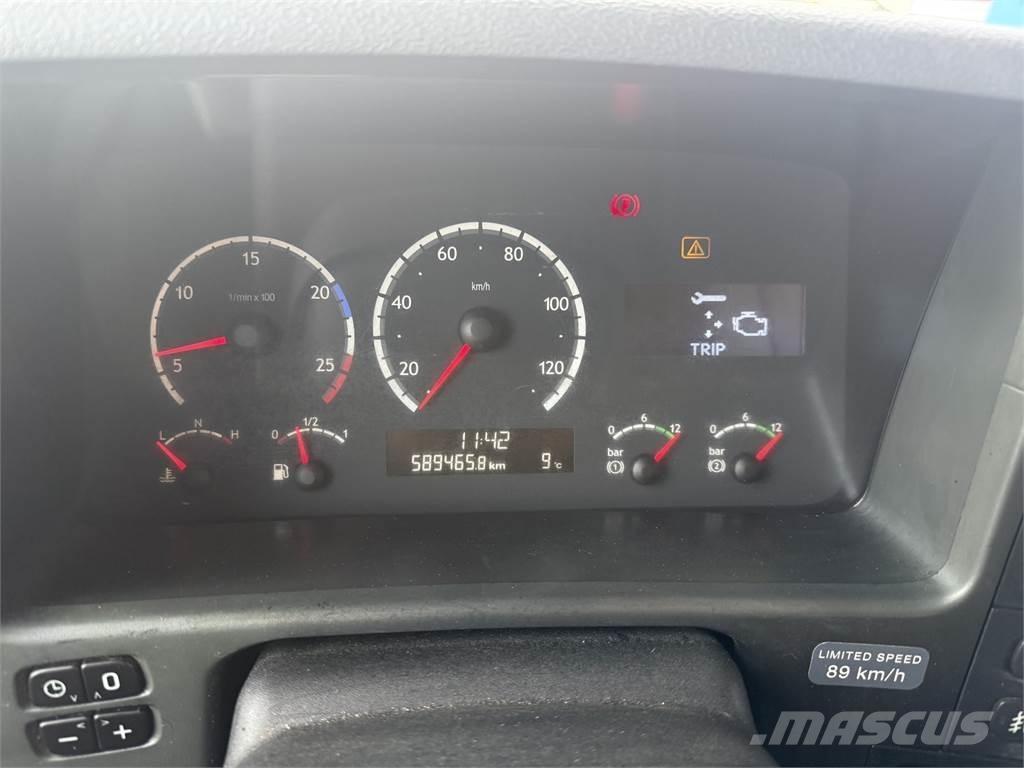 Scania P270 4X2 起重機卡車