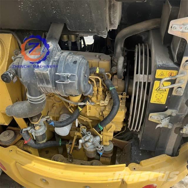 CAT 303 小型挖土機/掘鑿機<7t(小型挖掘機)