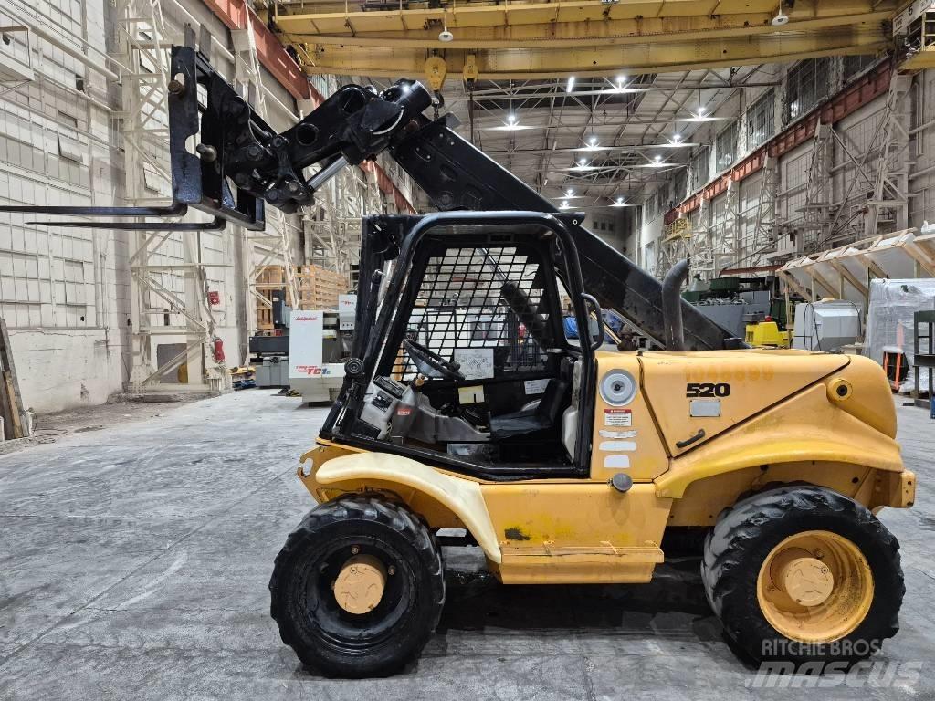 JCB 520 伸縮臂操作車