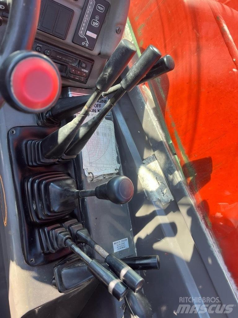 Manitou 1740 伸縮臂操作車