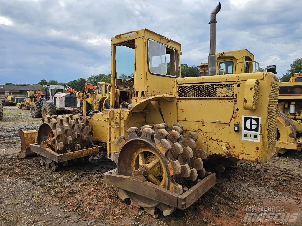 CAT 815 土壤壓實機