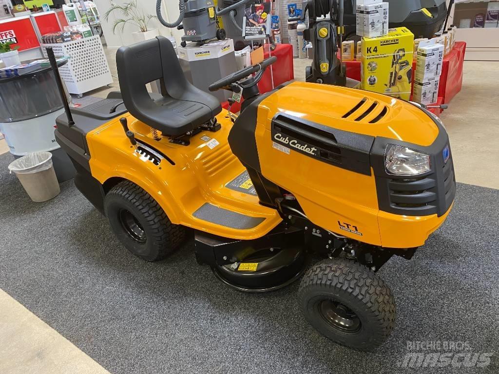 Cub Cadet LT1 NR92 騎乘式割草機