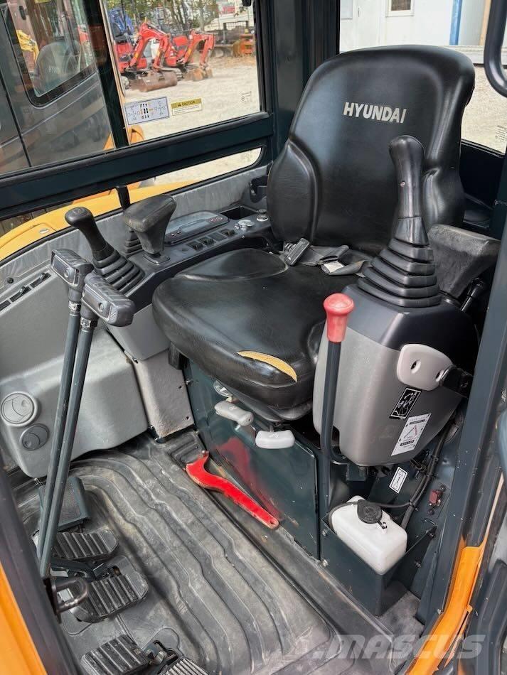 Hyundai R25Z-9 AK 小型挖土機/掘鑿機<7t(小型挖掘機)