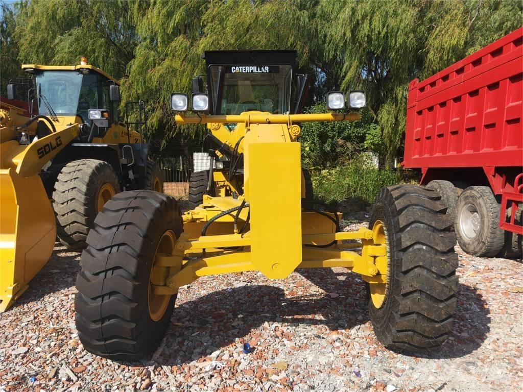 CAT 140 K 平土機