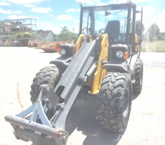 Mecalac AX 1000 輪胎式裝載機