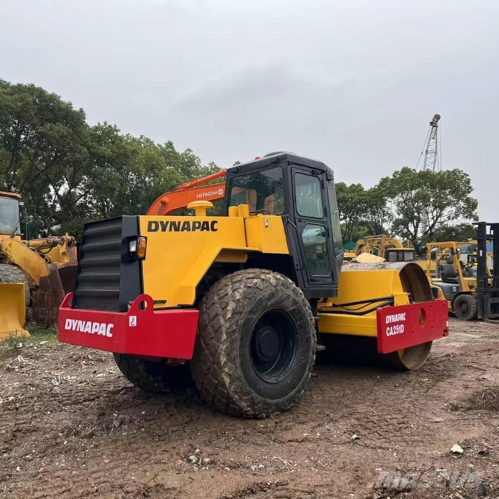Dynapac CA 251 單輪滾壓機