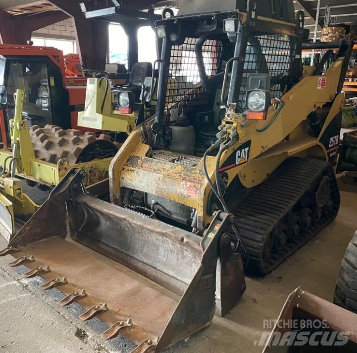 CAT 257B 滑移轉向裝載機