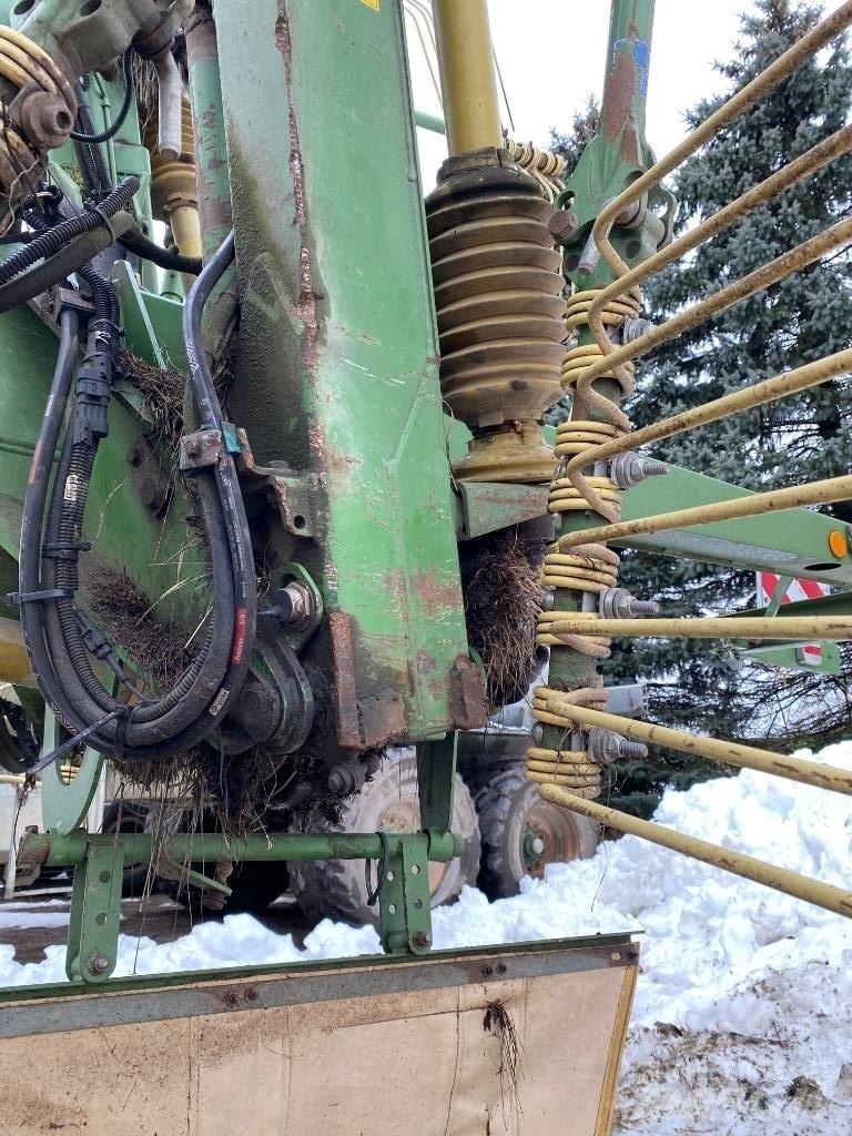 Krone Swadro 1400 耙與翻草機