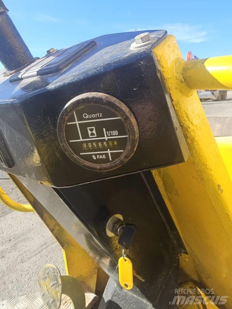 Thwaites MACH 20 側卸礦車