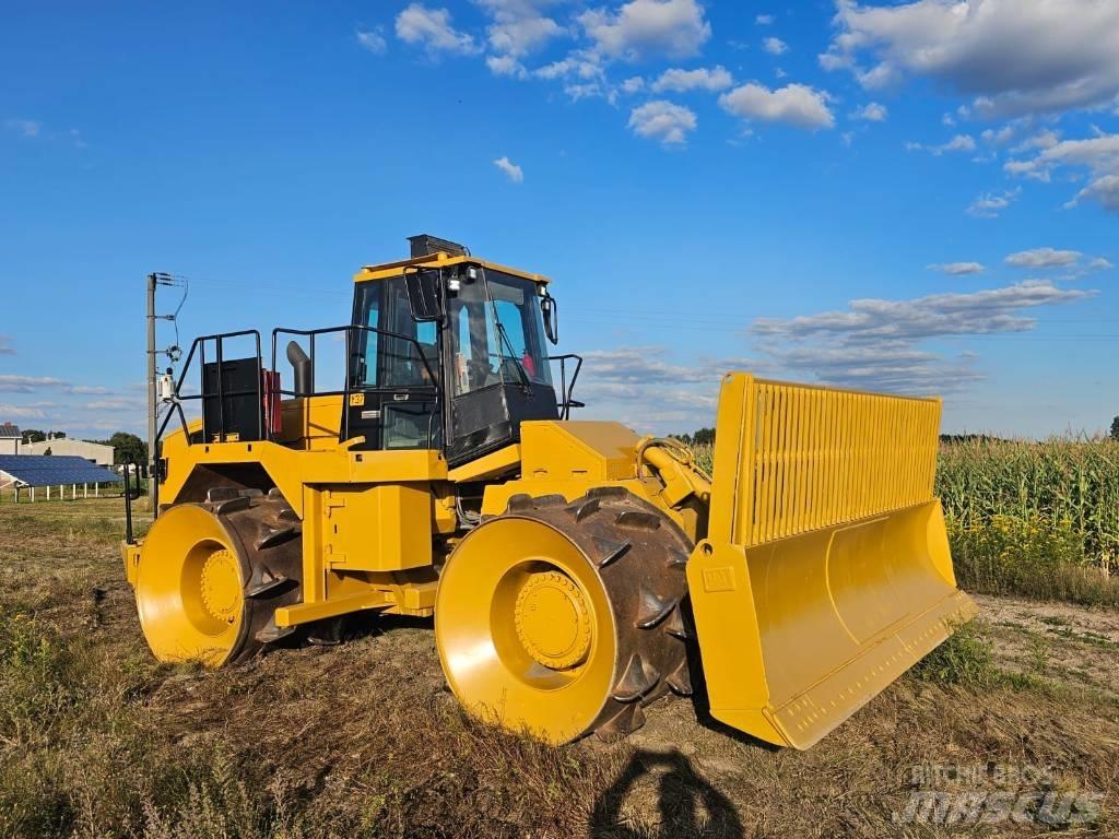 CAT 826 G 廢棄物壓實機