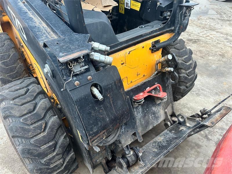 JCB 170HF 滑移轉向裝載機