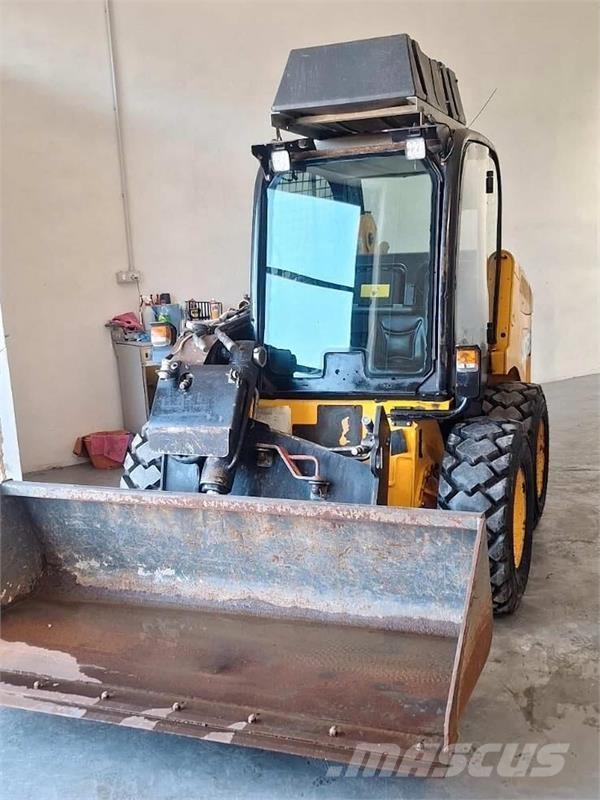 JCB 190HF 滑移轉向裝載機