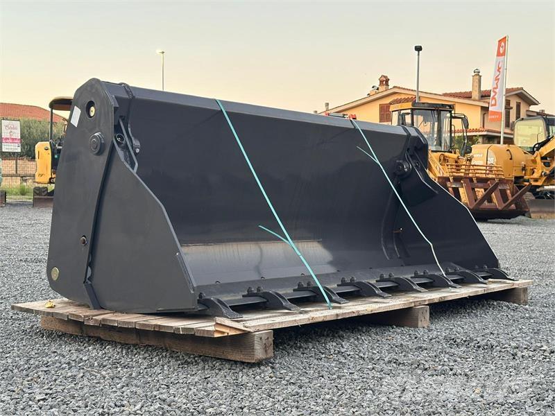 New Holland 220 鏟斗