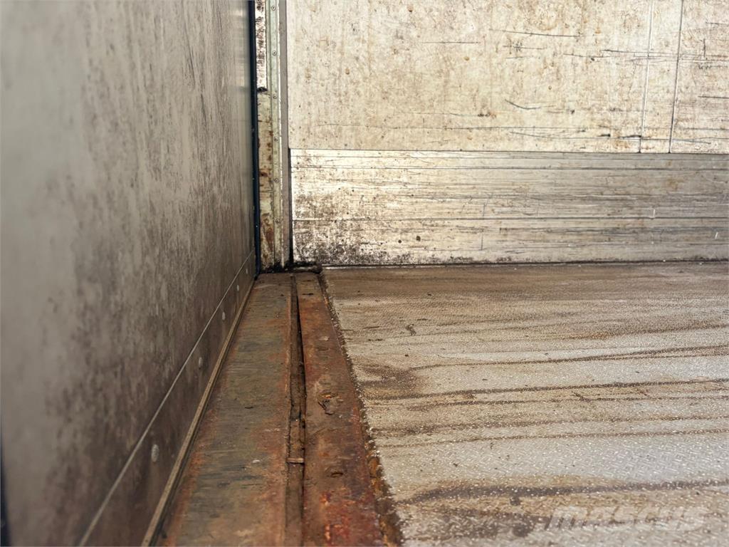 Schmitz 3aks 箱體半拖車