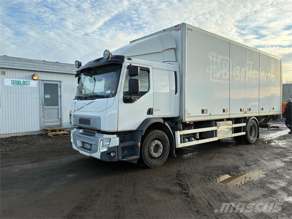 Volvo FE320 貨箱式卡車