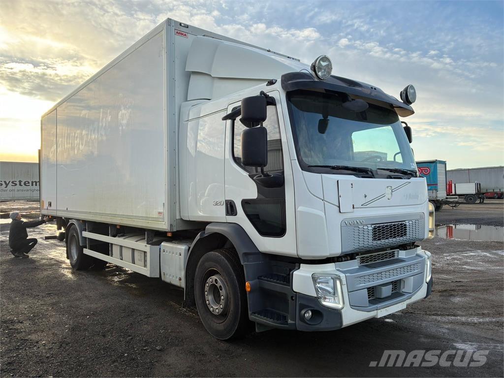 Volvo FE320 貨箱式卡車