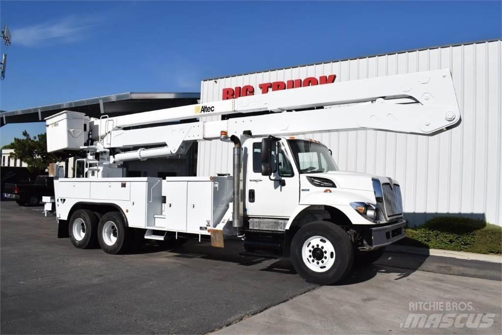 Altec A77T 卡車裝載高空作業車