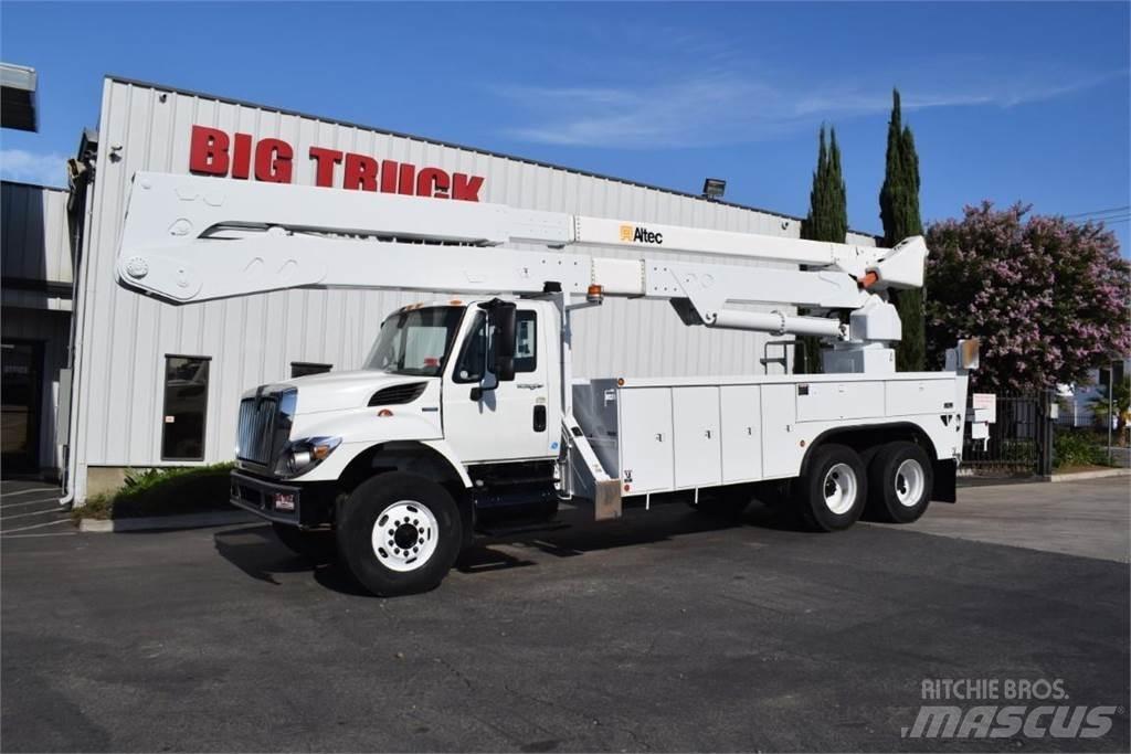 Altec A77T 卡車裝載高空作業車