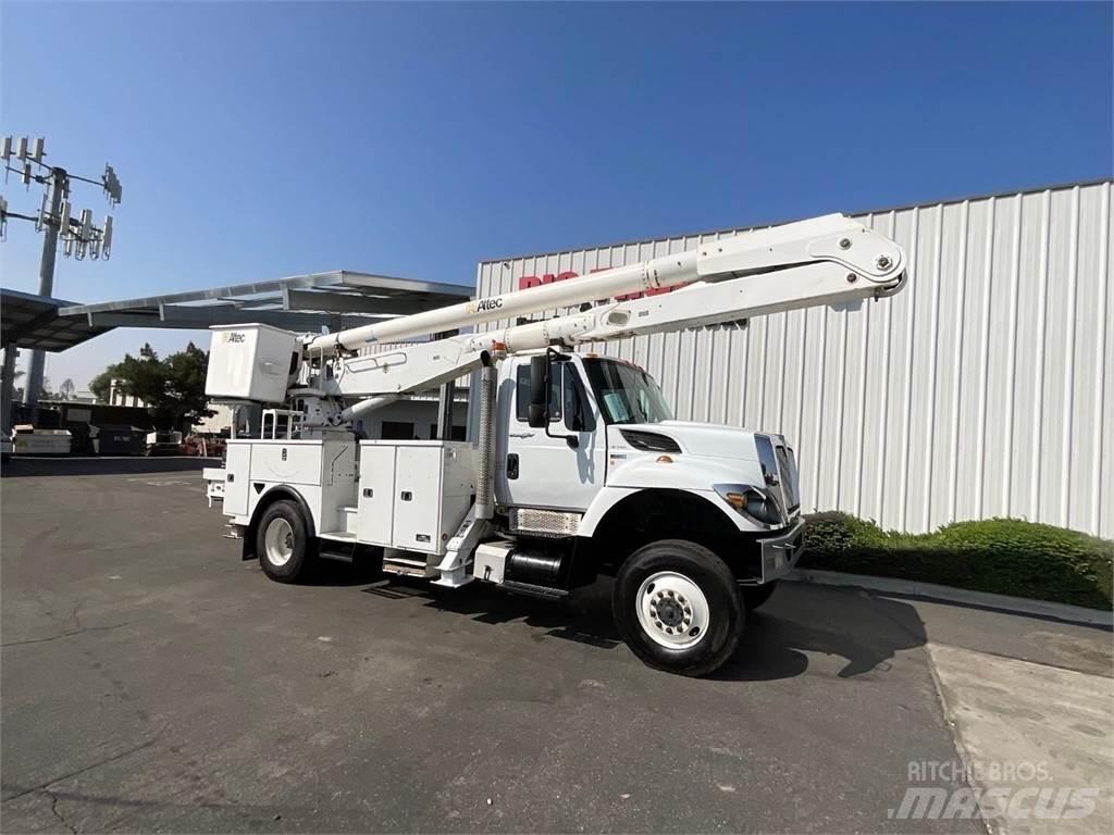 Altec AA755 卡車裝載高空作業車