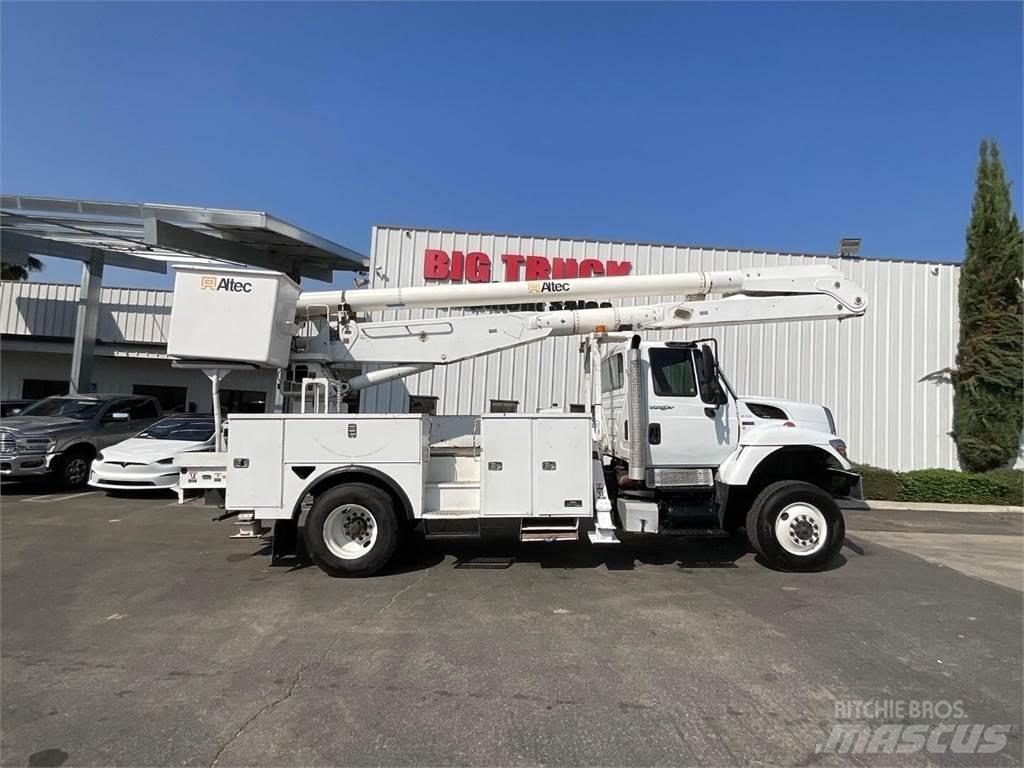Altec AA755 卡車裝載高空作業車