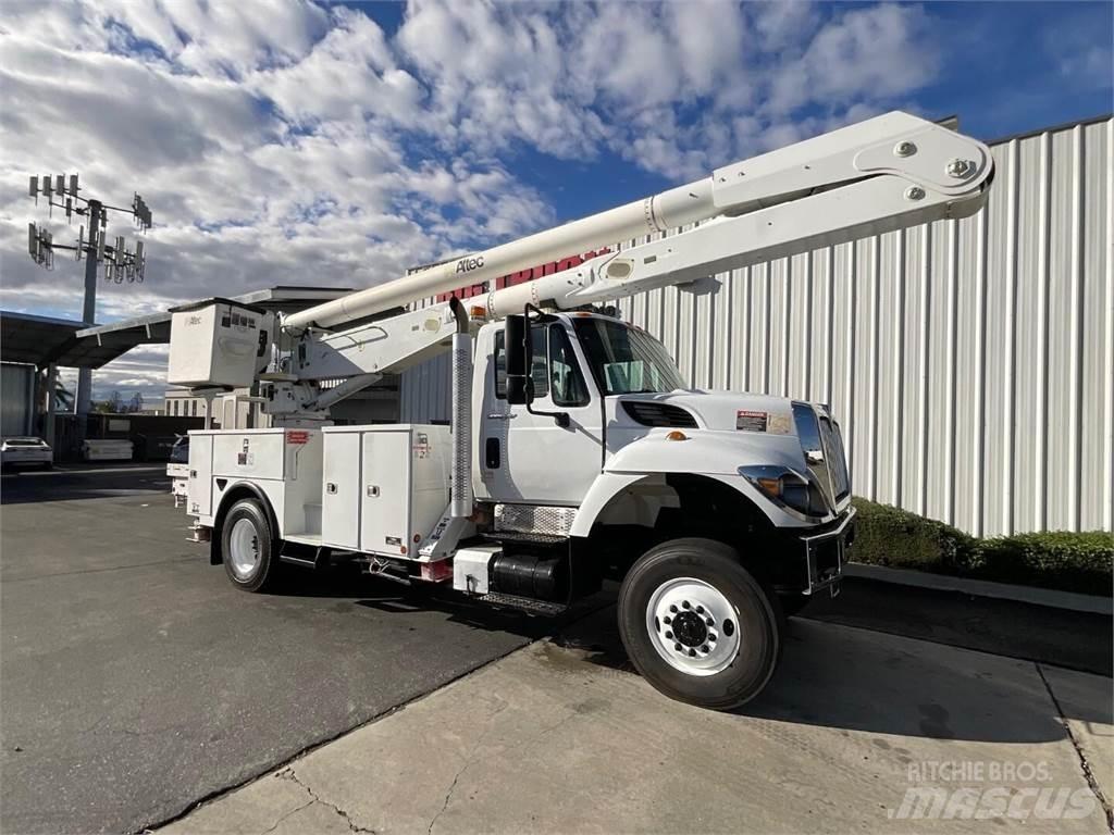 Altec AA755 卡車裝載高空作業車